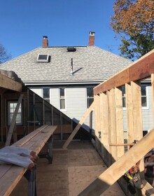 I want to remove this title automatically when add new photos or hide it.